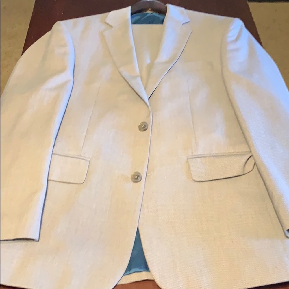 Nice Perry Ellis Light Grey suit